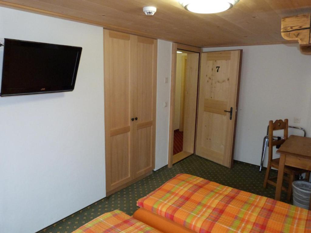 Hotel De Ville Rossinière Szoba fotó